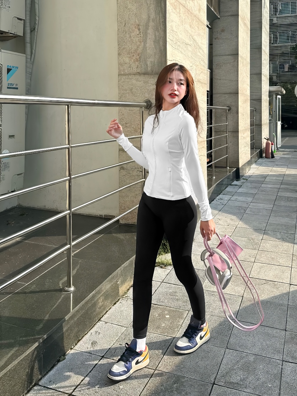 Ảnh Áo khoác tập gym nữ Fitme chống tia UV SPF 50+ tôn dáng ôm body thoáng khí chơi tennis pickleball AKTG01 4
