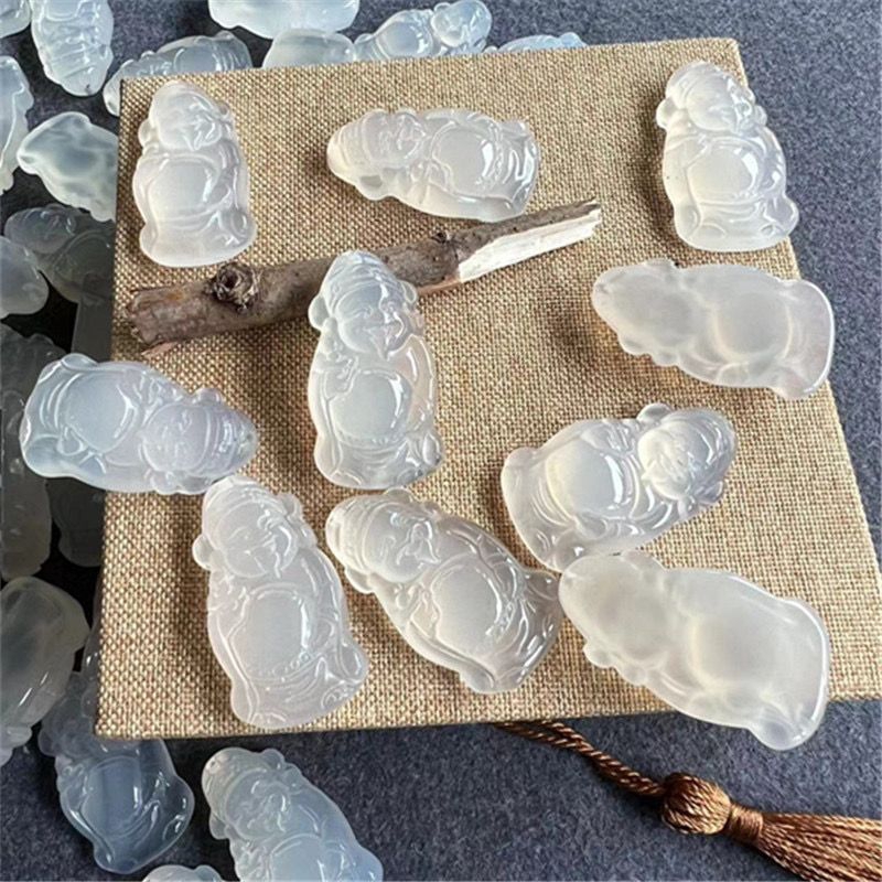 Mặt bài thần tài ngọc tự nhiên loại A băng thấu giúp mang lại tài lộc thể hiện khí chất