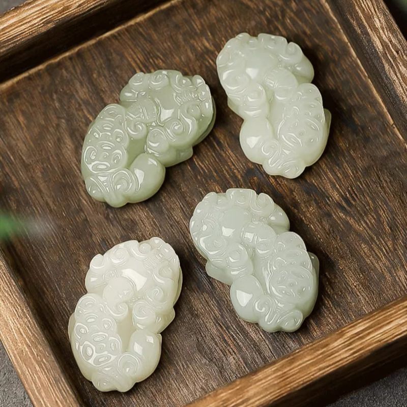 Mặt bài tỳ hưu ngọc hòa điền tự nhiên mang lại vận may ,hút tài hút lộc（kèm dây gửi ngẫu nhiên）