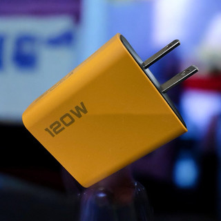 Sạc 120W có 4 cổng PD Type-C và USB QC 3.0