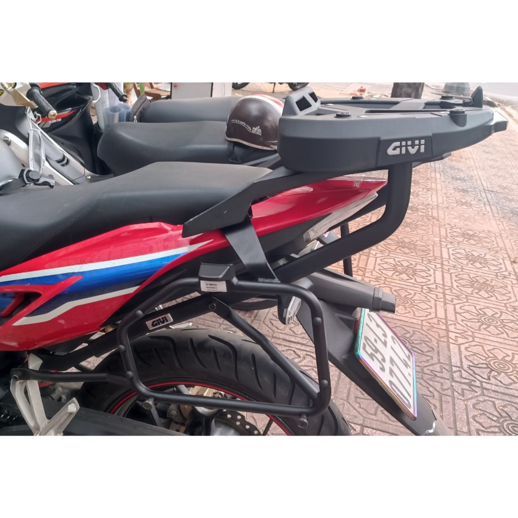 Baga hông xe Givi SBL dùng để gắn thùng hông Winner 150 / X