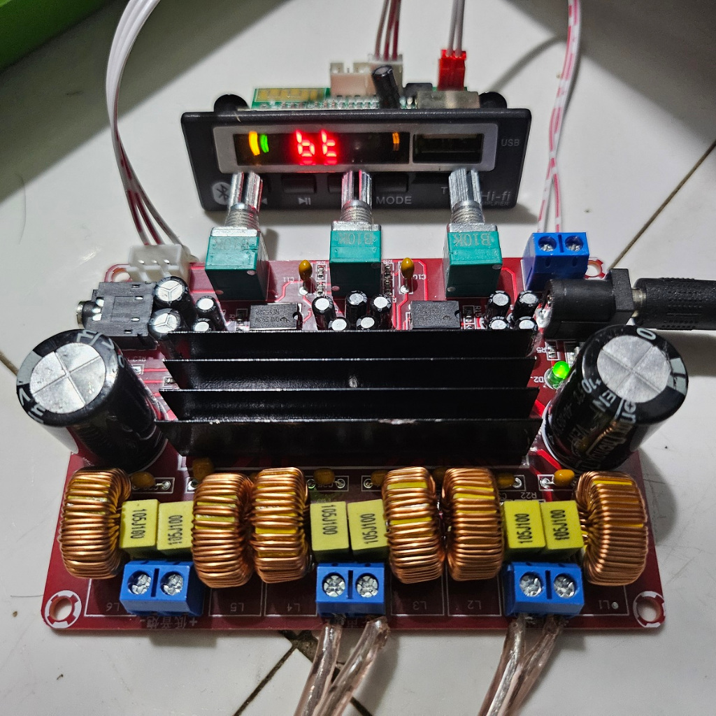 Mạch khuếch đại âm thanh cho hệ thống loa 2.1 công suất tổng 200W 3 đường tín hiệu 50Wx2 vệ tinh + 100W sub siêu trầm