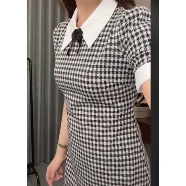 Váy Caro Cổ Trắng Dáng Ngắn Thanh Lịch