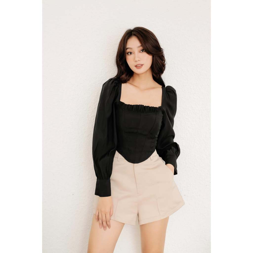 Áo KAT TOP chất liệu crepe dáng corset cùng quần chất liệu tafa CALY SHORT 2 màu đen và be