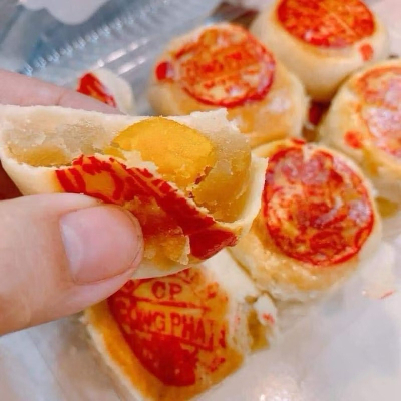 Bánh pía mini 1 hộp 10 cái | Shopee Việt Nam