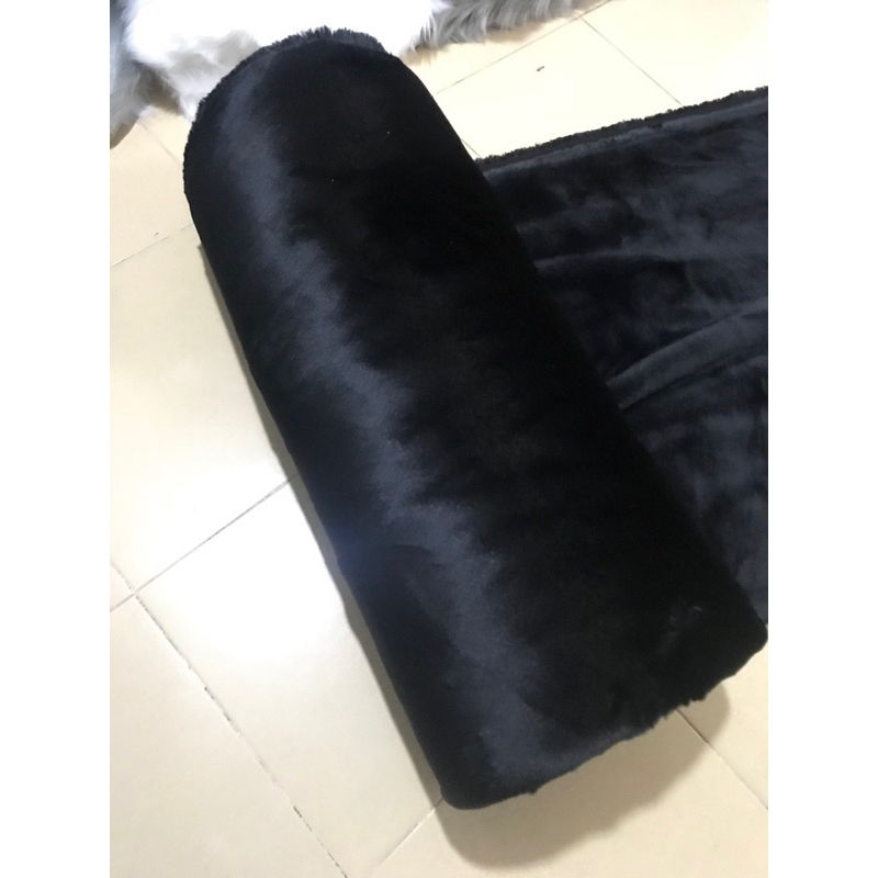 Thảm lông chụp hình - Thảm lông màu đen tuyền lông ngắn - thảm lông màu đen trải bàn trang điểm