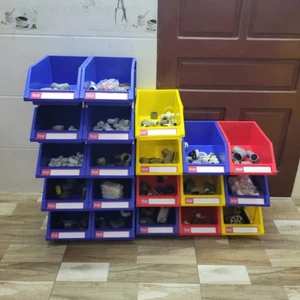 Khay Linh Kiện A8 kèm chân nối và decal phân loại đựng đồ kim khí ốc tán , đồ nghề xe máy