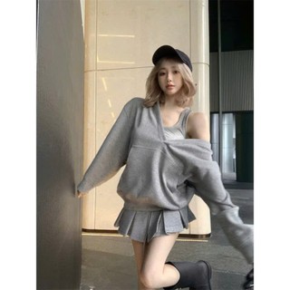 Set Bộ Đồ Nữ 3 Món Hàn Quốc Áo Dài Tay Có Mũ Cổ V Rộng Kèm Áo Ba 3 Lỗ Ôm Body Mix Chân Váy Xếp Ly Freesize