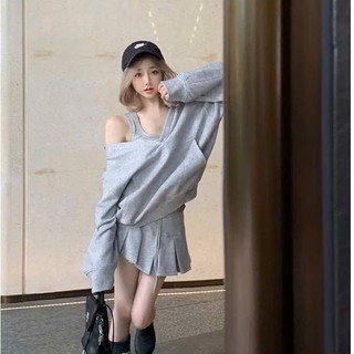 Set Bộ Đồ Nữ 3 Món Hàn Quốc Áo Dài Tay Có Mũ Cổ V Rộng Kèm Áo Ba 3 Lỗ Ôm Body Mix Chân Váy Xếp Ly Freesize