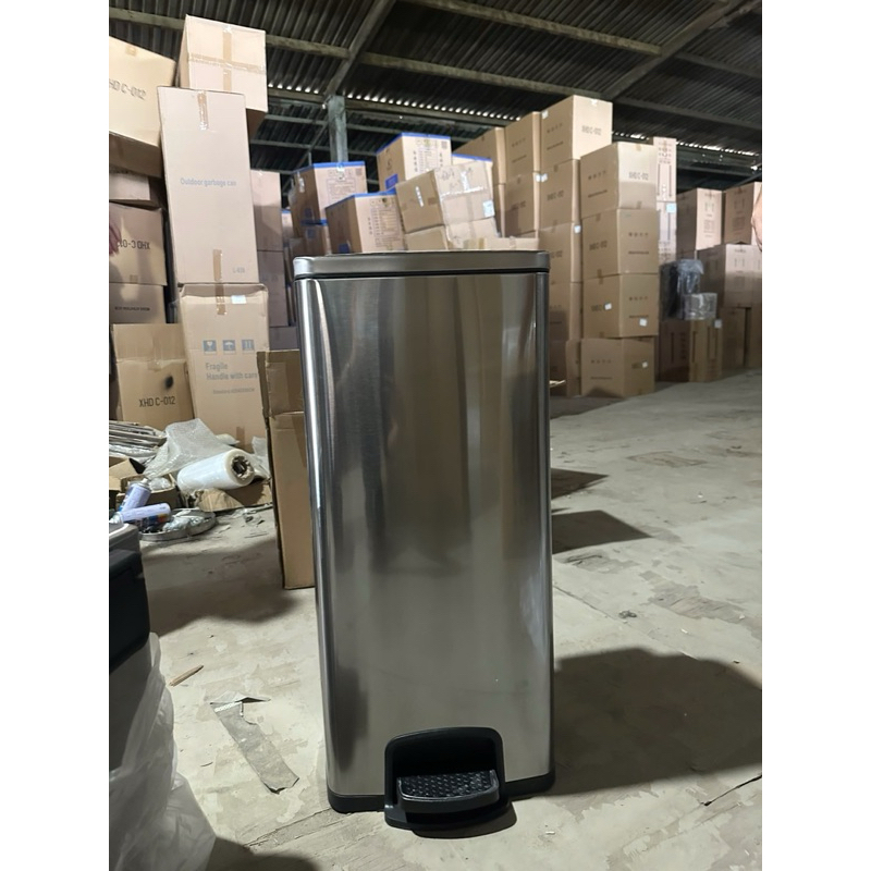 Thùng rác đạp chân inox hình vuông thả êm - hàng nhập khẩu chính hãng trong thùng | BigBuy360 - bigbuy360.vn