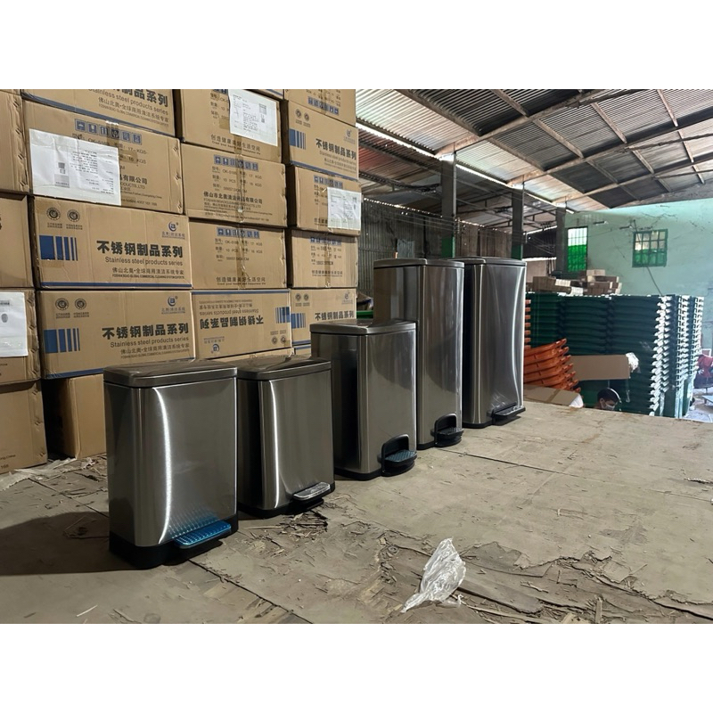 Thùng rác đạp chân inox hình vuông thả êm - hàng nhập khẩu chính hãng trong thùng | BigBuy360 - bigbuy360.vn