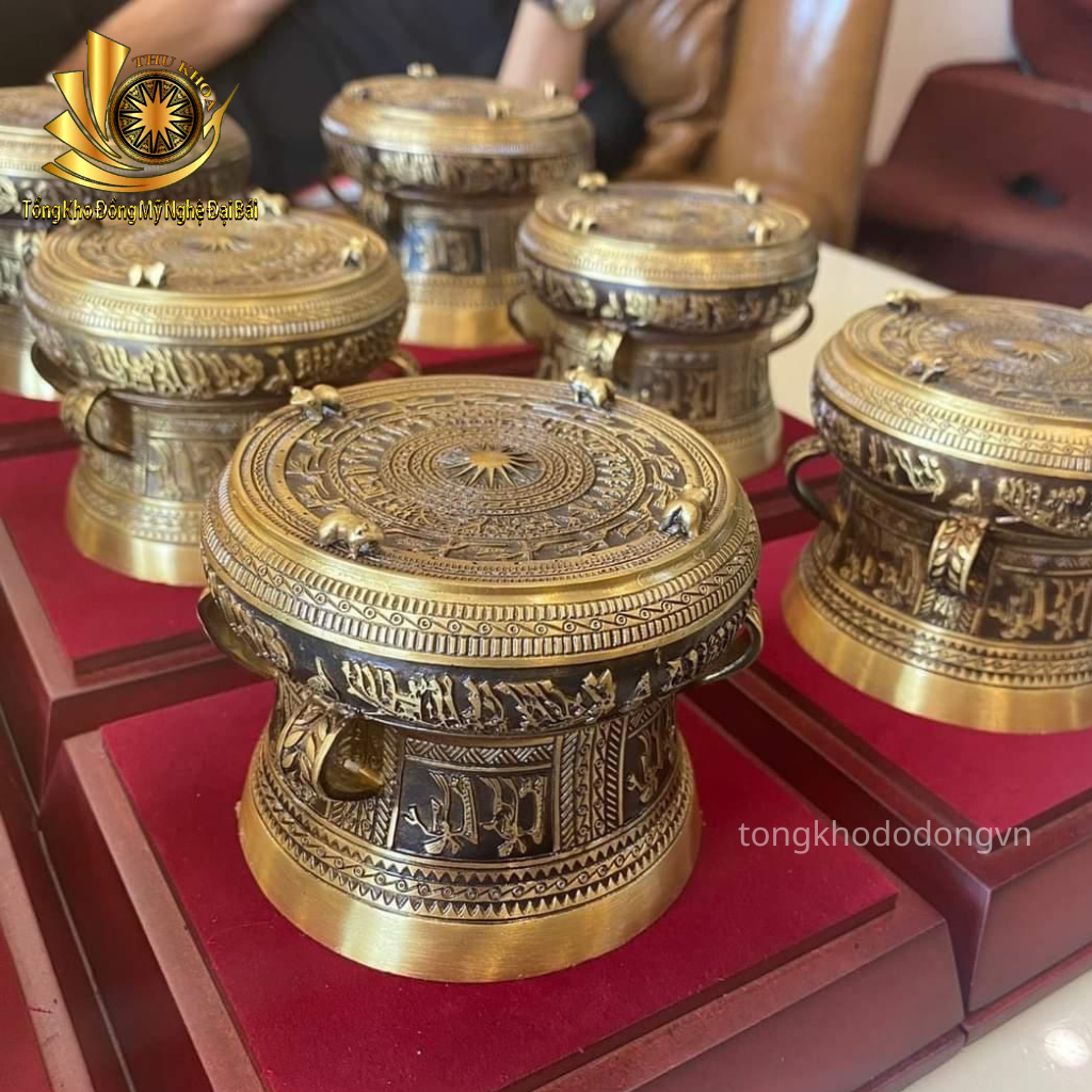 Trống Đồng Quà Tặng Dát Vàng ĐK 10cm Quà Biếu Trống Đồng Để Bàn Làm Việc Phong Thủy