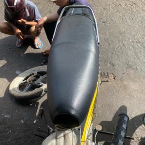 Da yên Yamaha Sirius 110 xăng cơ kiểu zin (sử dụng kim bọc yên)