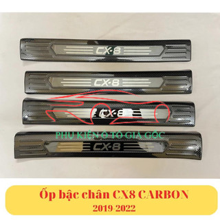 Ốp bậc cửa, nẹp bước chân trong, ngoài xe Mazda CX8 2019 - 2022, 2023, 2024 vân cacbon cao cấp