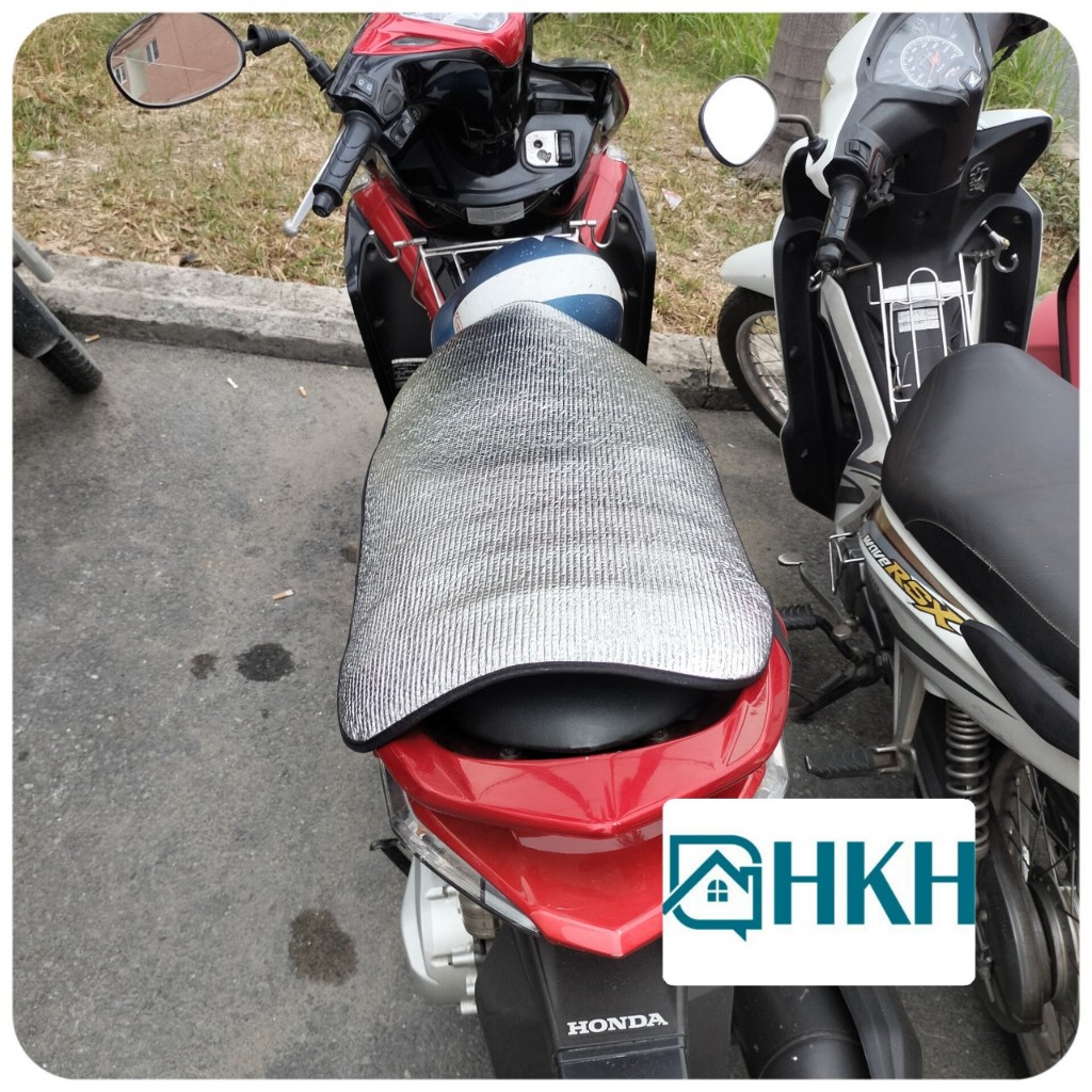 Miêng bạt phủ yên xe máy chống nắng kích thước lớn - 1 Mặt bạc phản quang