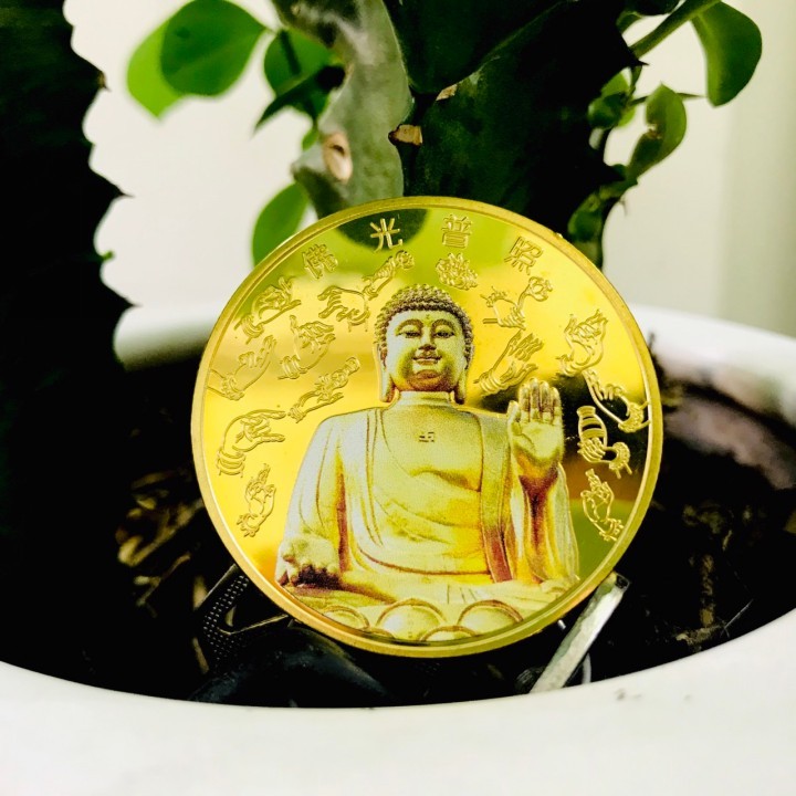 Đồng Xu Hình Phật Tổ A Di Đà - Vật phẩm phong thủy May Mắn Bình An, mẫu NGỒI, tặng túi gấm đỏ