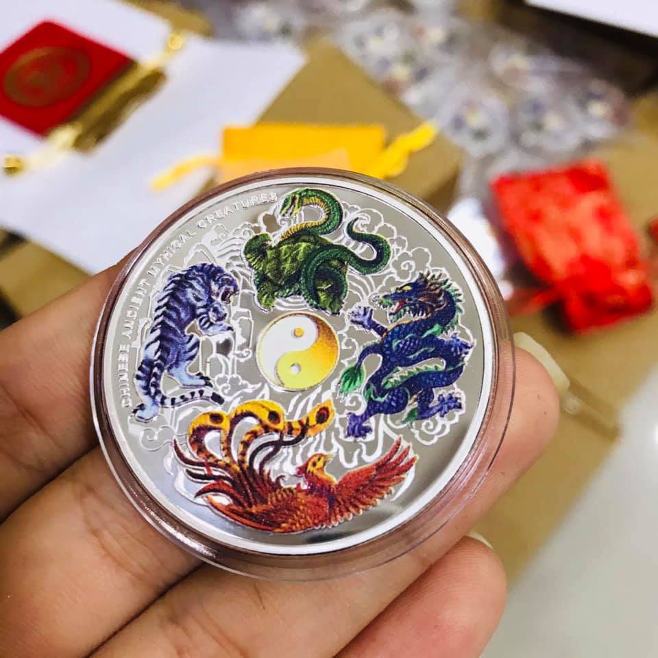 Móc khóa Đồng Xu Hình Tứ Linh Phong Thủy May Mắn Bình An - Long Lân Quy Phụng, kèm Túi Gấm Đỏ