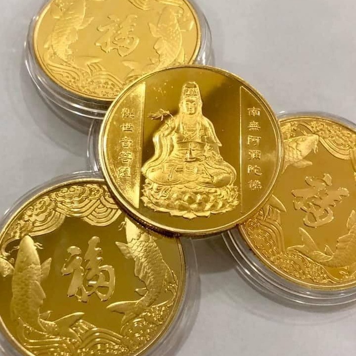 Xu Quan Thế Am Bồ Tát Mạ Vàng bằng kim loại cầu Bình An, tặng túi gấm đỏ