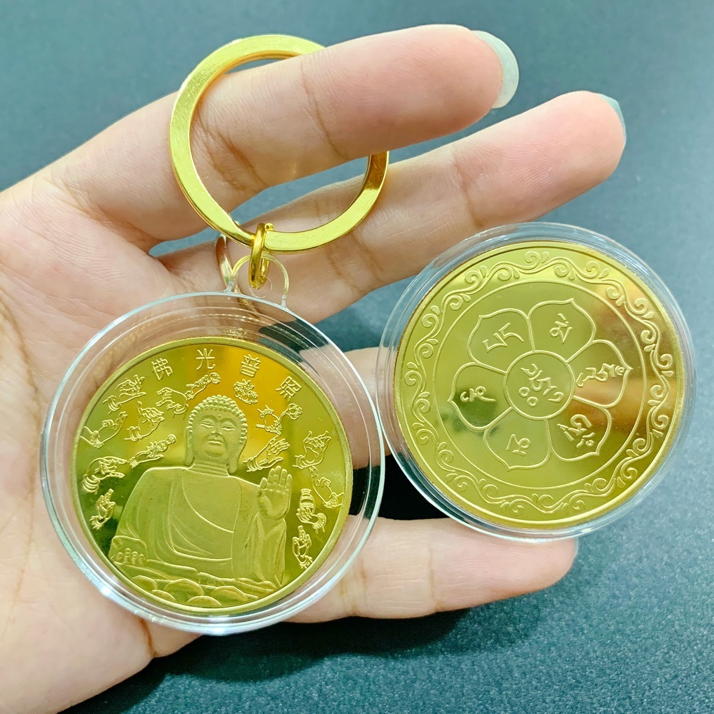 Đồng Xu Đức Phật Tổ Như Lai của Hông Kong Phong Thuỷ May Mắn, mẫu NGỒI, tặng túi gấm đỏ