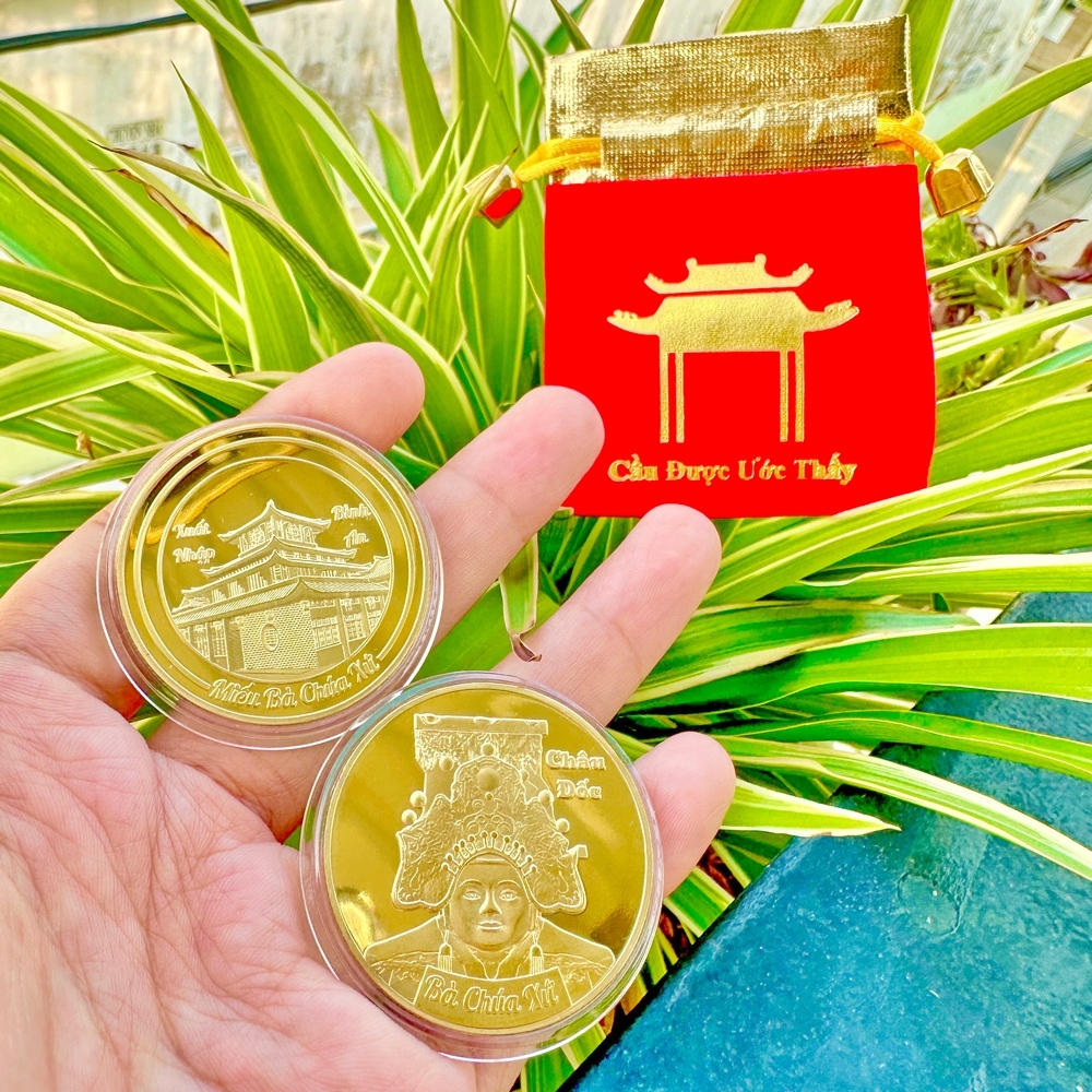 Đồng Xu Bà Chúa Xứ Châu Đốc Mạ Vàng , Rước Tài Lộc Làm Ăn Phát Tài , Kèm túi Cầu Được Ước Thấy 🌸RƯỚC LỘC🌸