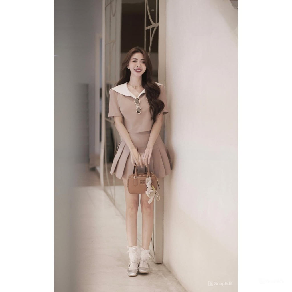 Set đồ nữ áo thun cổ V chất liệu cao cấp mix chân váy siêu xinh Jumito, đồ bộ nữ phong cách nhẹ nhàng xinh xắn HCOM2766