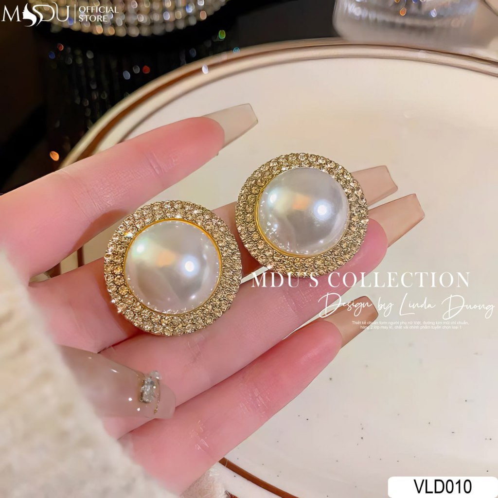 Bông Tai Nữ ADELA DESIGN Dáng Tròn Mặt Ngọc Trai Viền Đá Zircon Cao Cấp VLD010
