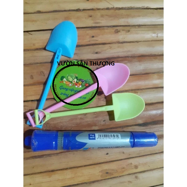 1 Cái Muỗng Nhựa Mini 12 cm, Dùng Xúc Đất Trồng Sen Đá, Xương Rồng, Tiểu Cảnh Nhỏ Màu Ngẫu Nhiên