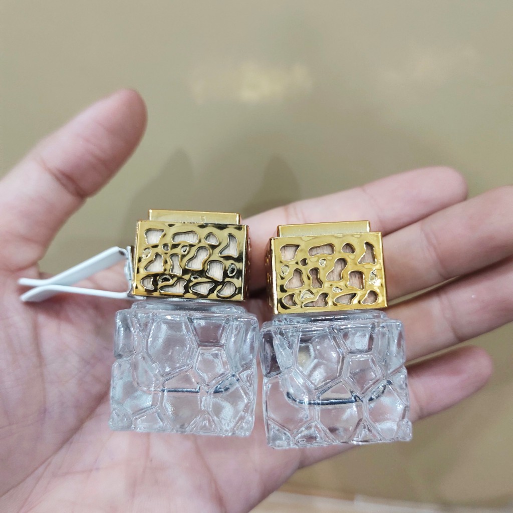 Vỏ lọ tinh dầu treo xe nắp kim loại
