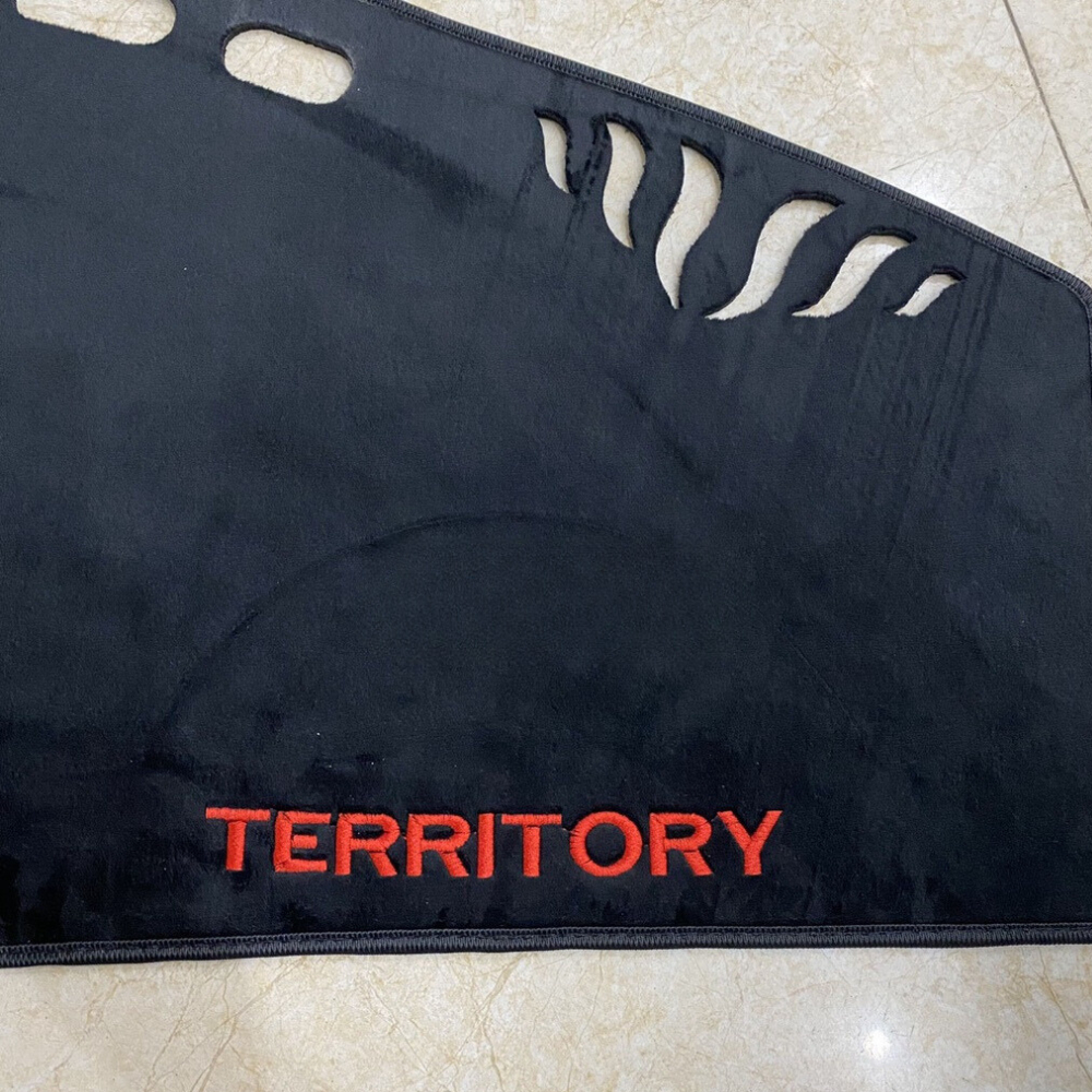 Thảm taplo xe Ford Territory 2022, 2023, 2024, 2025 chất liệu nhung lông cừu màu đen cao cấp chống nắng nóng hiệu quả