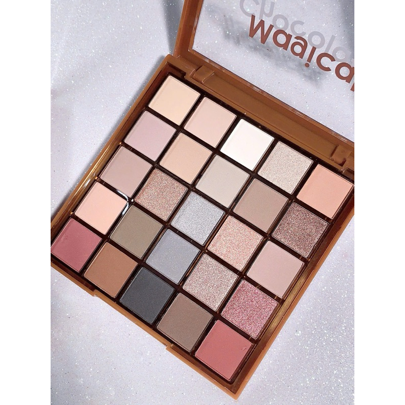 Bảng mắt 25 ô Chocolate by She, hàng Mỹ, chất phấn sáp cực kì bám dính, không rơi rớt.