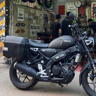 Baga hông givi SBL  dùng để gắn thùng , túi cho xe Yamaha XSR155  - Chính hãng