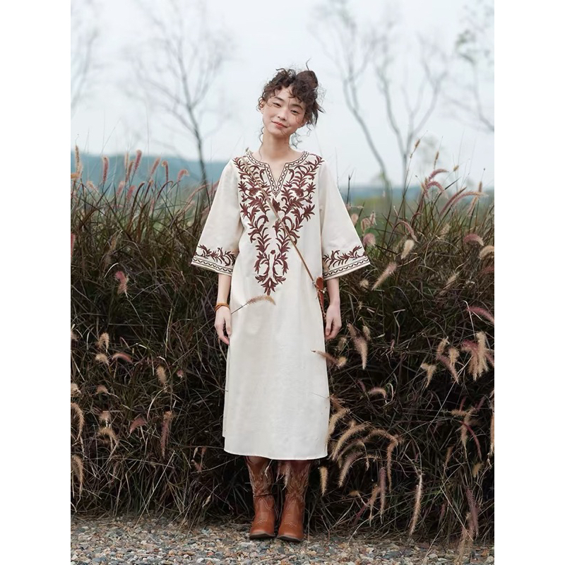 Đầm Bohemian Hoạ tiết thêu hoa ,34 ngo 157 Chùa Láng
