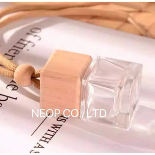 Lọ Đựng Tinh Dầu Treo Xe Ôto - Xe Hơi - Hình Vuông Nút Gỗ 8ml Xinh Xắn - Đựng Nước Hoa hoặc Tinh Dầu