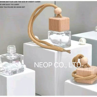 Lọ Đựng Tinh Dầu Treo Xe Ôto - Xe Hơi - Hình Vuông Nút Gỗ 8ml Xinh Xắn - Đựng Nước Hoa hoặc Tinh Dầu