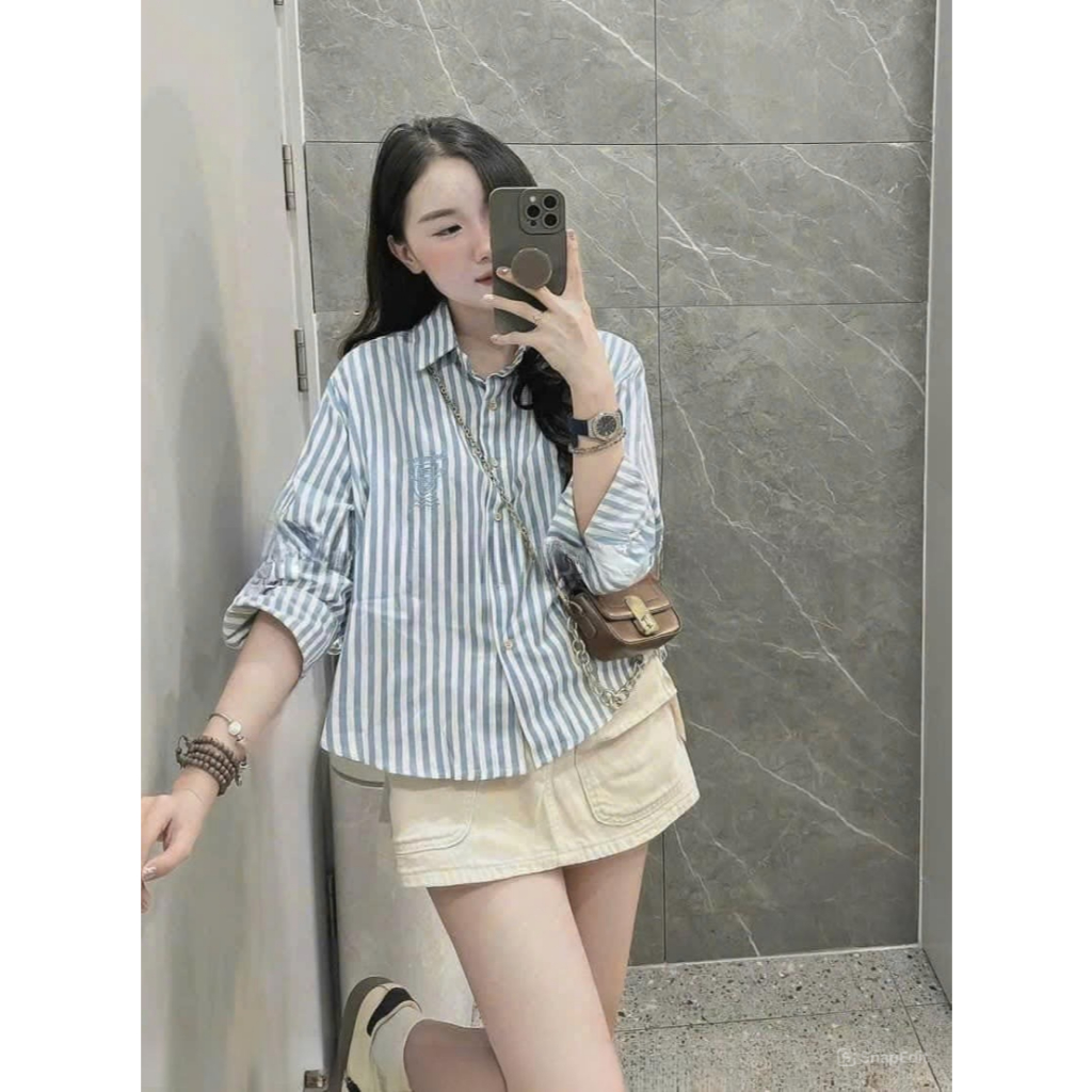 Áo sơ mi nữ kẻ sọc xanh trắng Jumito mặc mùa hè hàng hot trend 2024, áo nữ over size chất liệu cao cấp HCOM3079