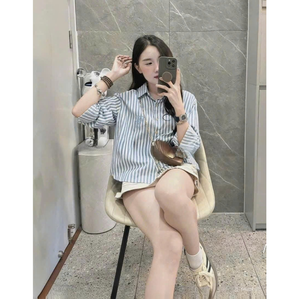 Áo sơ mi nữ kẻ sọc xanh trắng Jumito mặc mùa hè hàng hot trend 2024, áo nữ over size chất liệu cao cấp HCOM3079