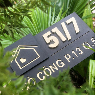 BẢNG, BIỂN SỐ NHÀ, Nền đen nhám + Số nổi alu vàng ánh kim,  Bảng ngoài trời sang trọng