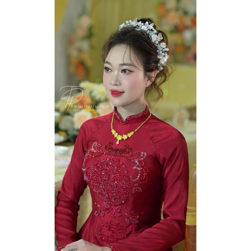 Bờm cài hoa hạt trai lấp lánh