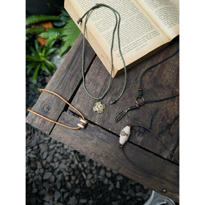 Vòng cổ Rin - Dây chuyền mặt da thủ công mix charm tùy chỉnh kích thước