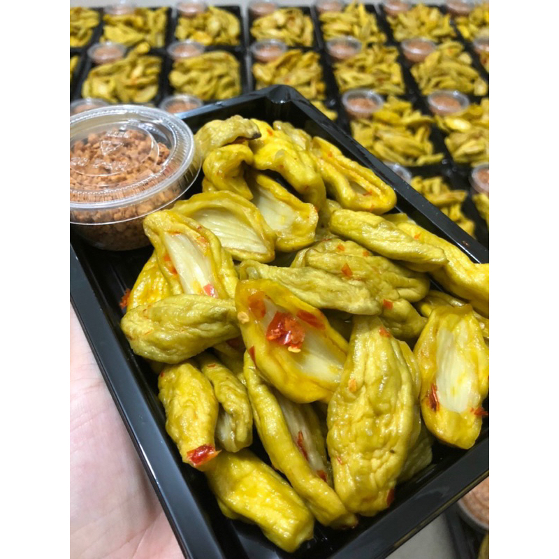 [ Kèm muối ] 1 Kg Xoài Non Sấy muối ớt chua cay giòn giòn ko đường . Ăn chay được