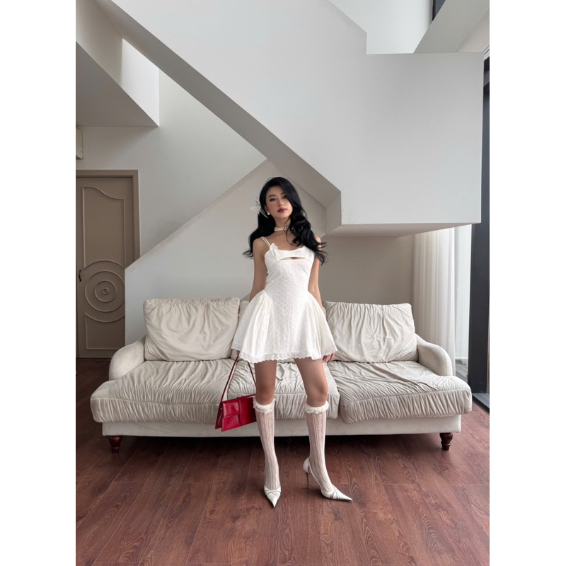 AESTHETE - JOYCE DRESS - Váy trắng in hoạ tiết nổi form xoè.