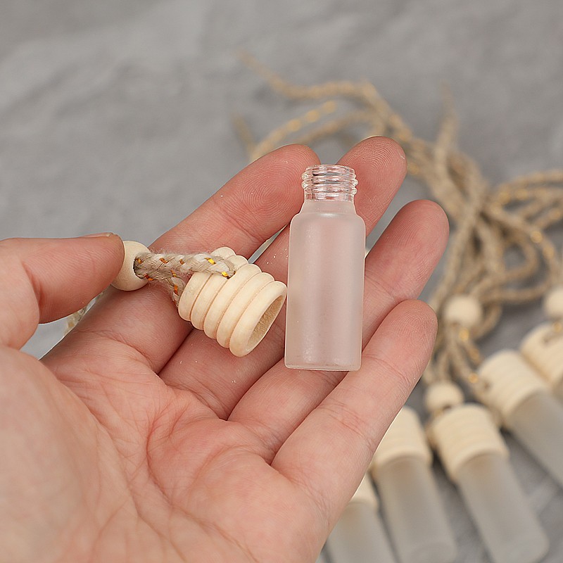 Lọ thủy tinh mờ đựng tinh dầu treo xe 