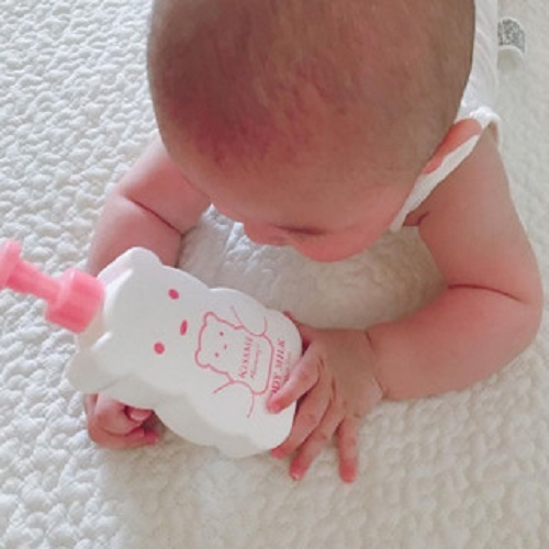 Sữa Dưỡng Thể Cho Bé Từ 6 Tháng Tuổi Và Làn Da Nhạy Cảm Không Mùi Kissme Mommy Body Milk (200g)