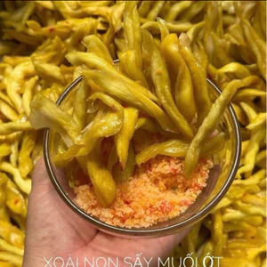 1 Kg Xoài Non Sấy muối ớt chua cay giòn giòn ko đường . Ăn chay được