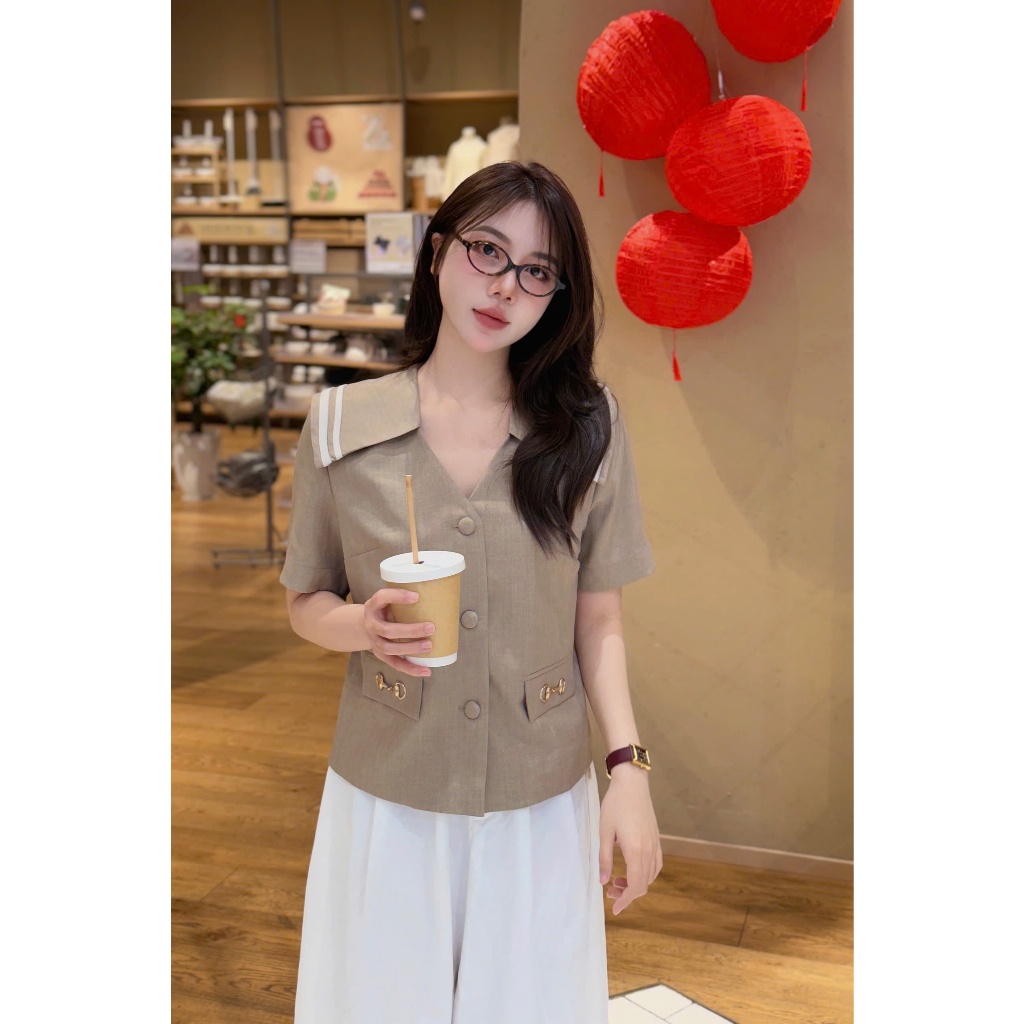 Áo Sơ Mi Nữ Ngắn Tay Cổ Tim Cúc Bọc Dáng Ôm Vừa, Sơ Mi Nữ Công Sở HAAN Design - SM202
