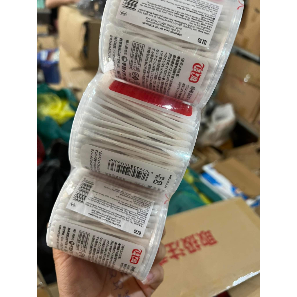 HỘP 200 CHIẾC TĂM BÔNG NGOÁY TAI NHẬT BẢN TIỆN LỢI CHO GIA ĐÌNH
