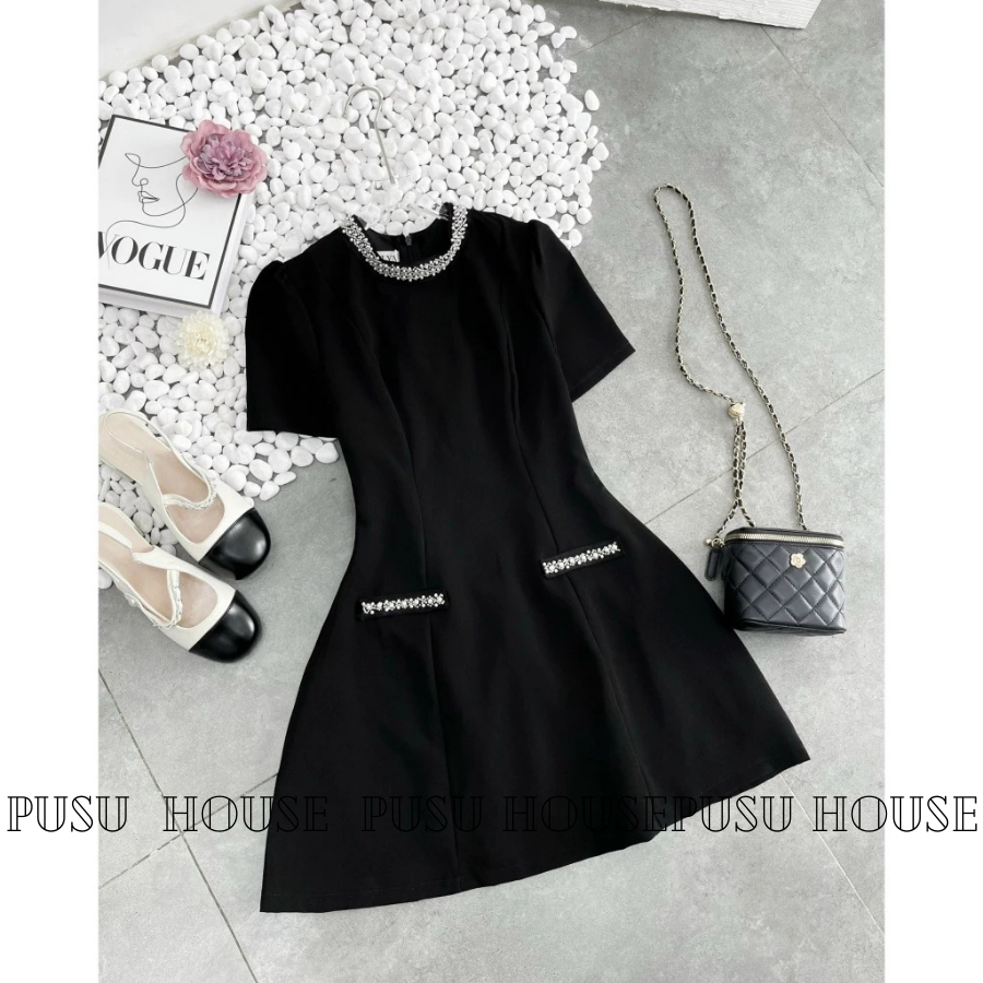 Đầm đen dự tiệc tay phồng đính đá cổ và túi tiểu thư sang chảnh -PUSU HOUSE