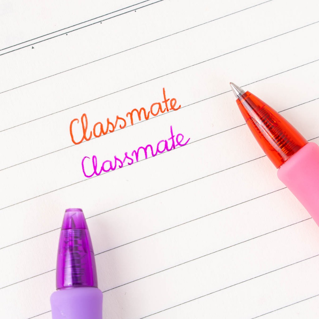 Bút Gel Bấm Classmate Ngòi 0.5mm - 1 Chiếc Bút Nước Đen Xanh Thiết Kế Basic Mực Chống Nước Viết Trơn Ra Đều Mực CL-GP109