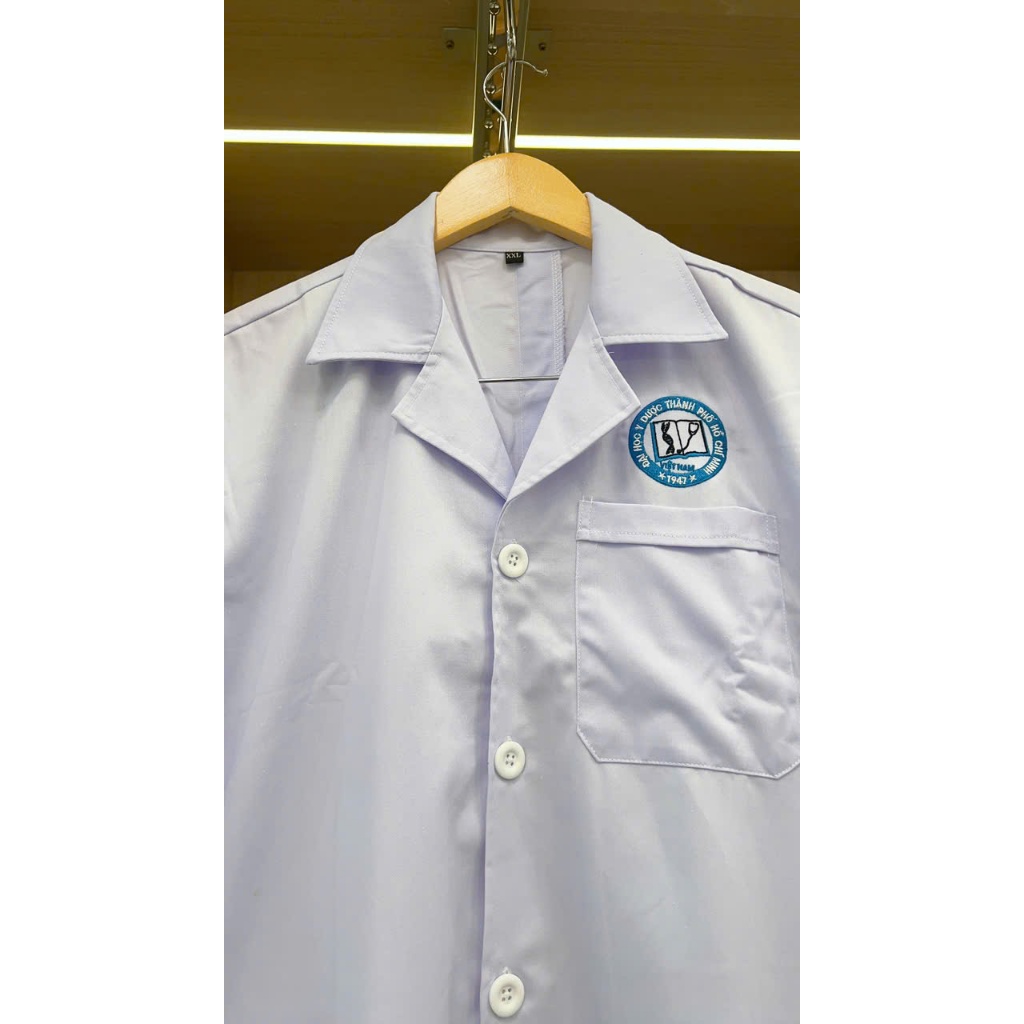 Áo Blouse Nam Nữ Thêu Logo Trường Cho Bác Sĩ, Sinh Viên Thực Tập