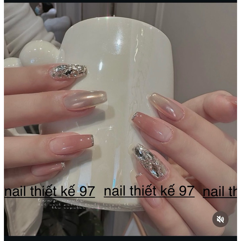 ( hỏa tốc) NAIL BOX THIẾT THẠCH  KẾ ĐÍNH ĐÁ TRÁG GƯƠNG SIÊU XINH